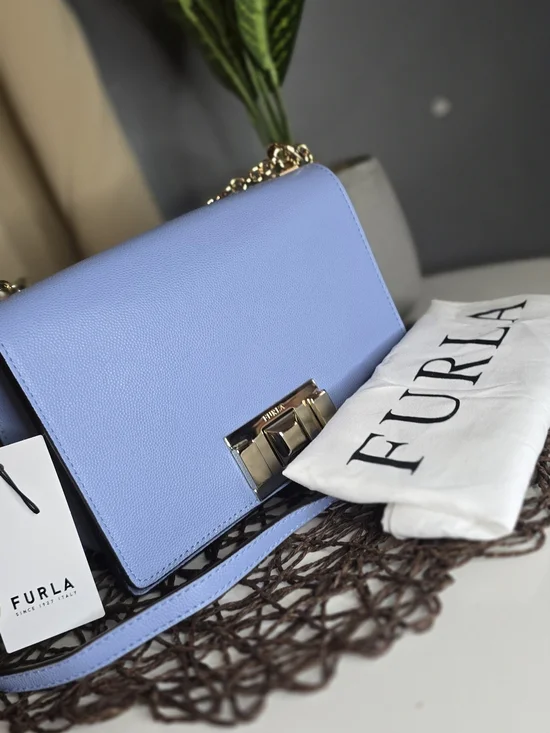New Furla Light Blue Leather Shoulder Bag with Gold Chain - Picture 7 of 14